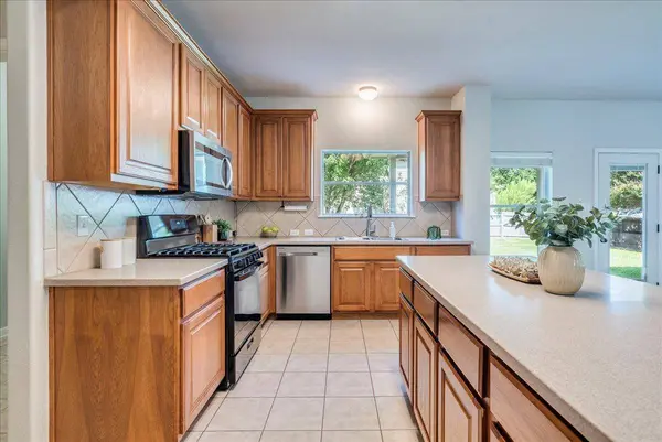 18320 Lake Edge CT, Pflugerville, TX 78660