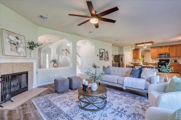 18320 Lake Edge CT, Pflugerville, TX 78660