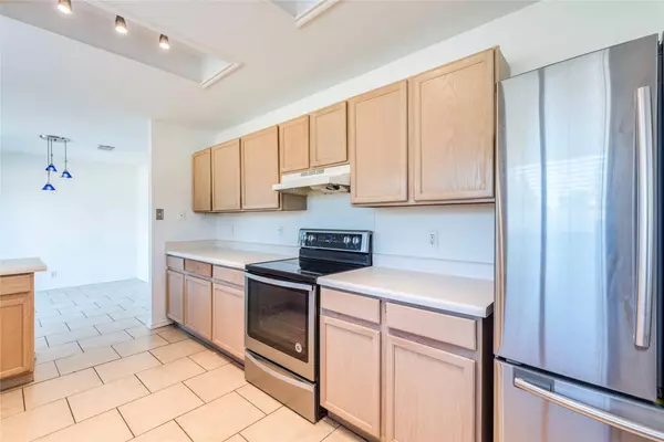 17924 Narsitin LN, Pflugerville, TX 78660