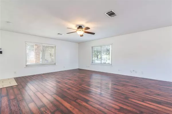 17924 Narsitin LN, Pflugerville, TX 78660