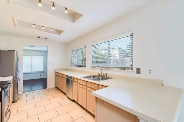 17924 Narsitin LN, Pflugerville, TX 78660