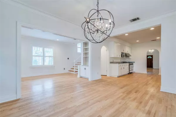 512 E 49th ST #A, Austin, TX 78751