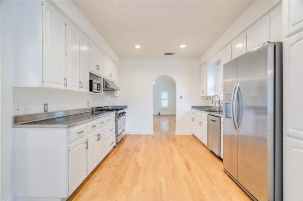 512 E 49th ST #A, Austin, TX 78751