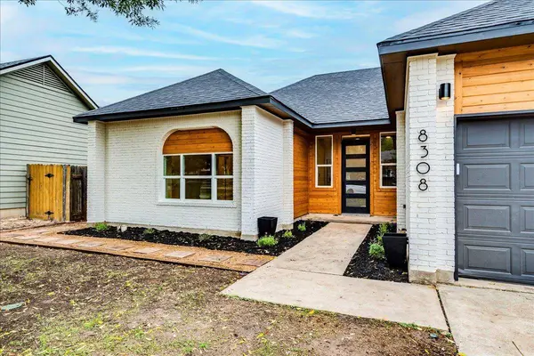 8308 Foxhound TRL, Austin, TX 78729