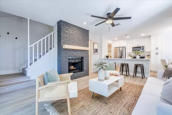 11301 JOLLYVILLE RD #F2, Austin, TX 78759