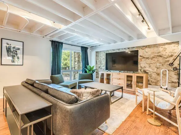 500 E Riverside DR #206, Austin, TX 78704