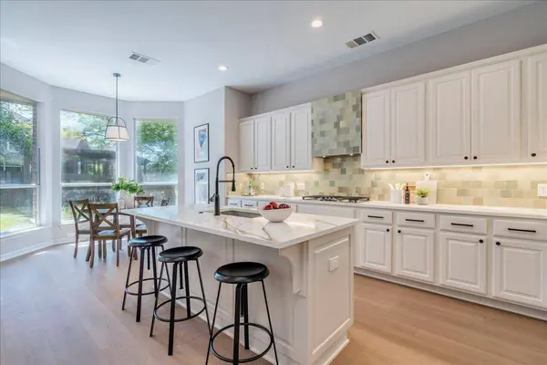 1109 Hillridge DR, Round Rock, TX 78665