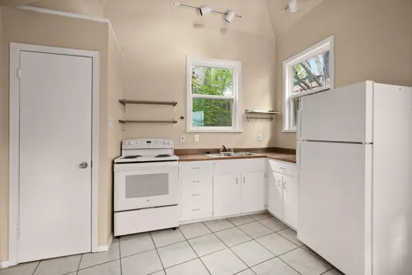 3302 Hemlock Ave #B, Austin, TX 78722