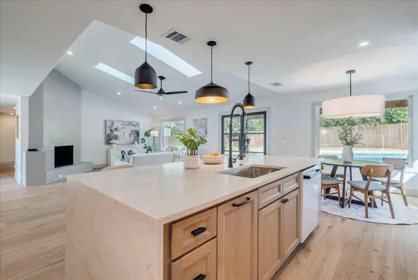12100 Mustang Chase, Austin, TX 78727