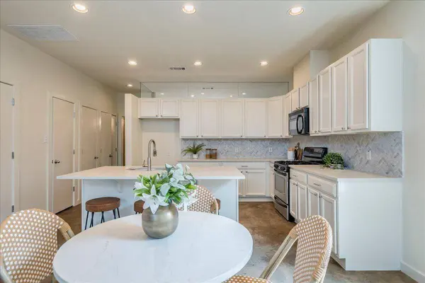 2811 Hardeman ST #B, Austin, TX 78704