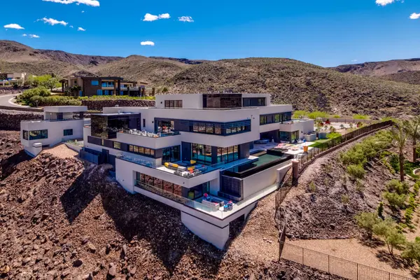 7 Hills Home