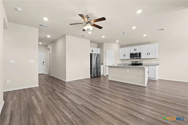 2534 Merganser DR, Copperas Cove, TX 76522