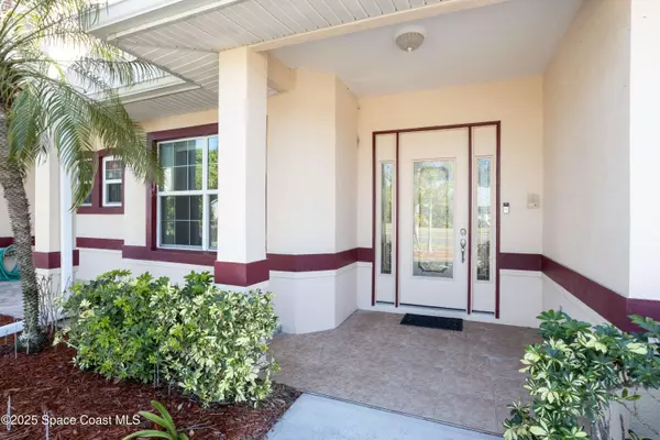 809 Champions DR NE, Palm Bay, FL 32905