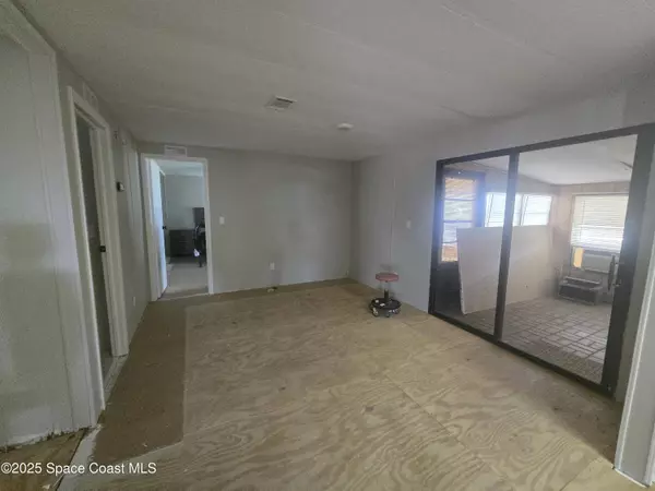 623 Marlin CIR, Barefoot Bay, FL 32976