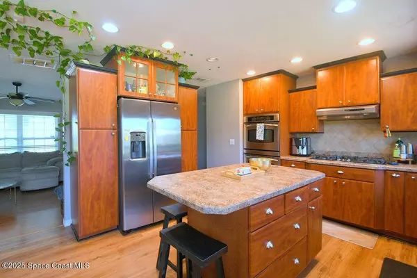 1410 Carr CIR NE, Palm Bay, FL 32905