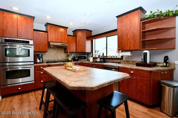 1410 Carr CIR NE, Palm Bay, FL 32905