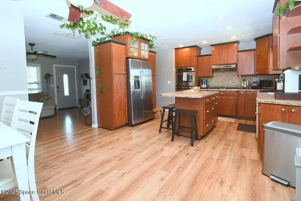 1410 Carr CIR NE, Palm Bay, FL 32905