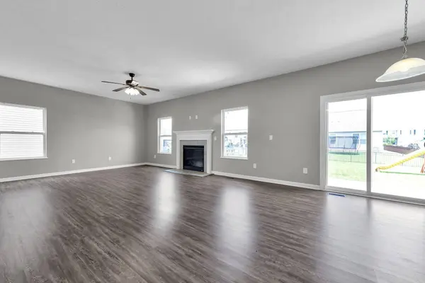 166 Rosewood Loop, Commercial Point, OH 43116