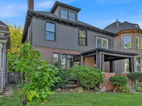 762 VICTORIA Avenue, Windsor, ON N9A 4N2