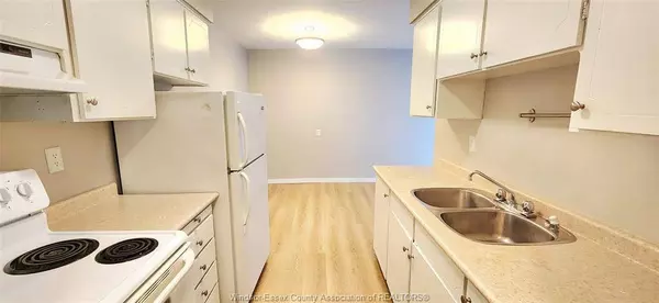 3900 WYANDOTTE Street East #515, Windsor, ON N8Y 1B3