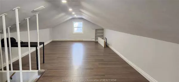 559 VANIER Street, Windsor, ON N8X 3E2