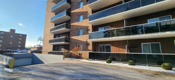 3900 WYANDOTTE Street East #517, Windsor, ON N8Y 1B3