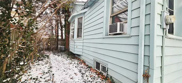 559 VANIER Street, Windsor, ON N8X 3E2