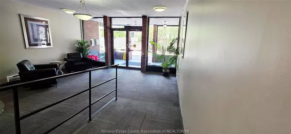 3905 RIVERSIDE Drive East #407, Windsor, ON N8Y 1B3