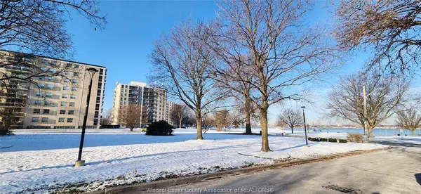 3905 RIVERSIDE Drive East #407, Windsor, ON N8Y 1B3