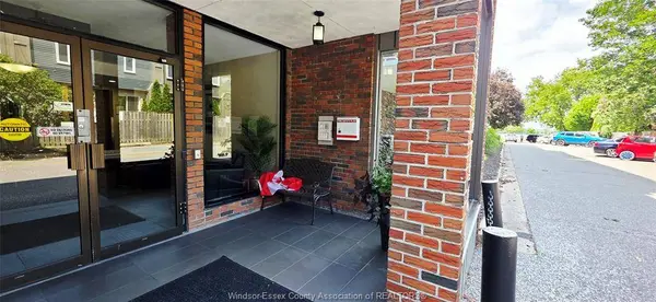 3900 WYANDOTTE Street East #121, Windsor, ON N8Y 1B3
