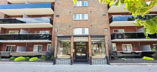 3905 RIVERSIDE Drive East #401, Windsor, ON N8Y 1B3