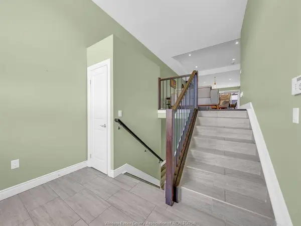 11945 MAITLAND Avenue, Windsor, ON N8P 0B9