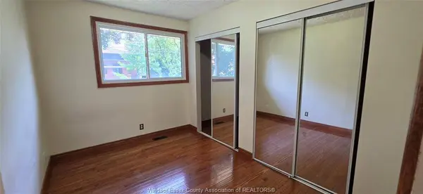 1050 BARTLET, Windsor, ON N9G 1V4
