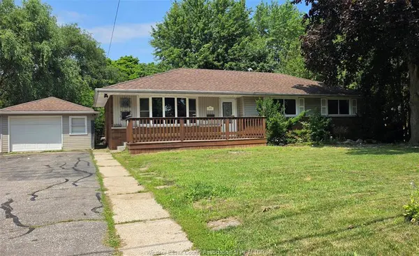 1050 BARTLET, Windsor, ON N9G 1V4
