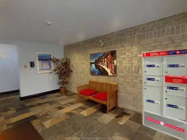 739 DEVERON Crescent #210, London, ON N5Z 4Y1
