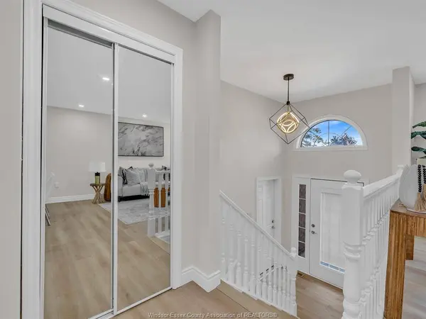 4274 DENNISON Court, Windsor, ON N9G 2Y8