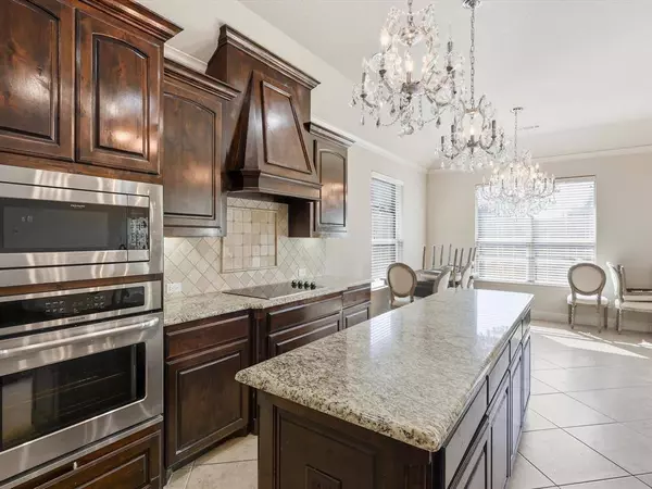 206 Brighton Court, Midlothian, TX 76065