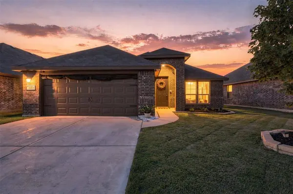 4153 Mountain Meadow Road, Fort Worth, TX 76036
