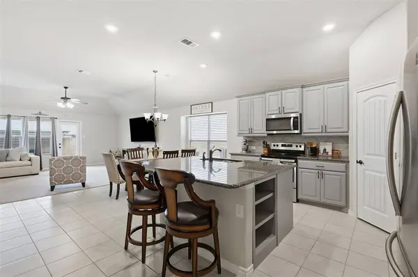 4153 Mountain Meadow Road, Fort Worth, TX 76036