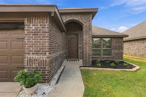 4153 Mountain Meadow Road, Fort Worth, TX 76036