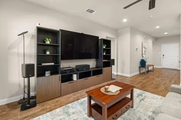 1338 Rolling Meadows Drive, Cedar Hill, TX 75104