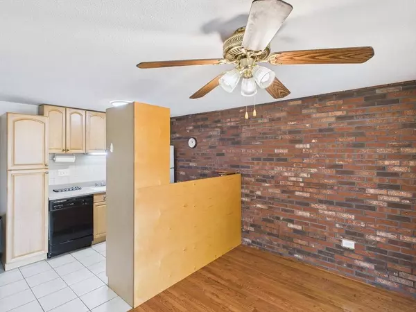 6 Meadowbrook Ln #2, Easton, MA 02375