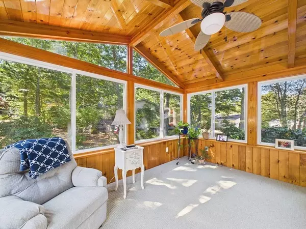 2608 Oak Point Dr, Middleboro, MA 02346