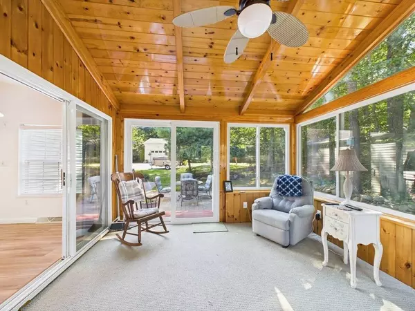 2608 Oak Point Dr, Middleboro, MA 02346