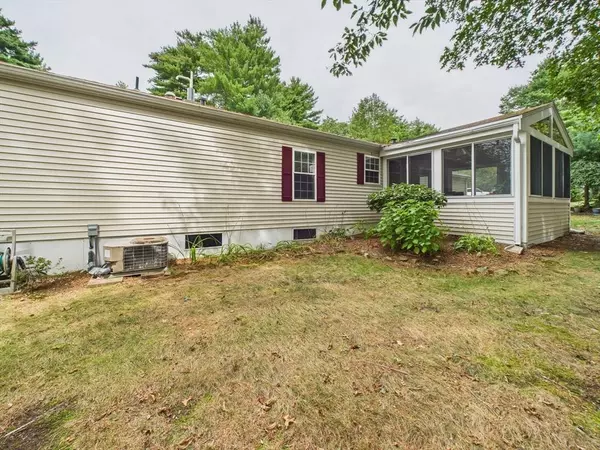 2608 Oak Point Dr, Middleboro, MA 02346