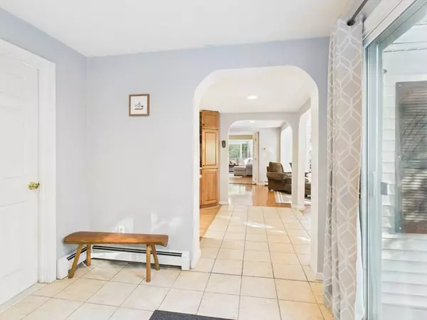 318 South St, Hanson, MA 02341