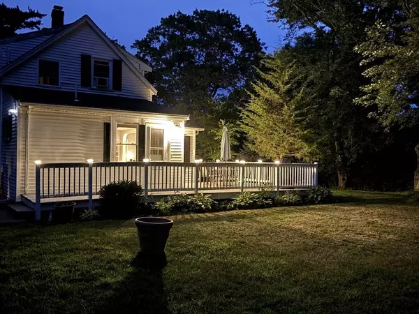 318 South St, Hanson, MA 02341