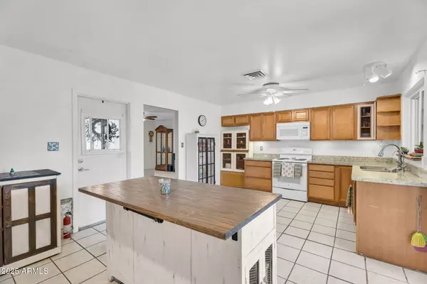 316 N GAYLORD Circle, Mesa, AZ 85213
