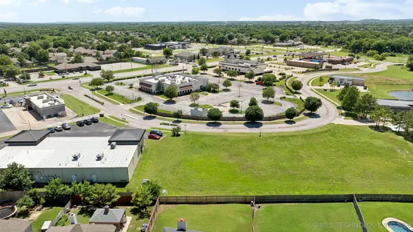 3200 W Lansing ST, Broken Arrow, OK 74012