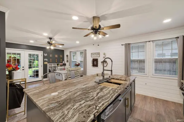 402 NE 5th Street, Washington, IN 47501